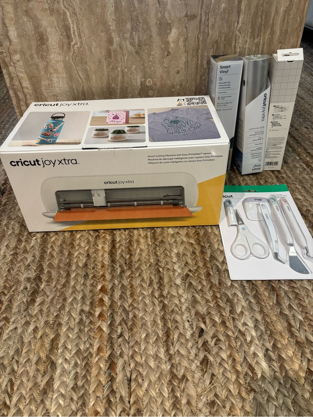 Brand new Cricut Joy Xtra & some accessories